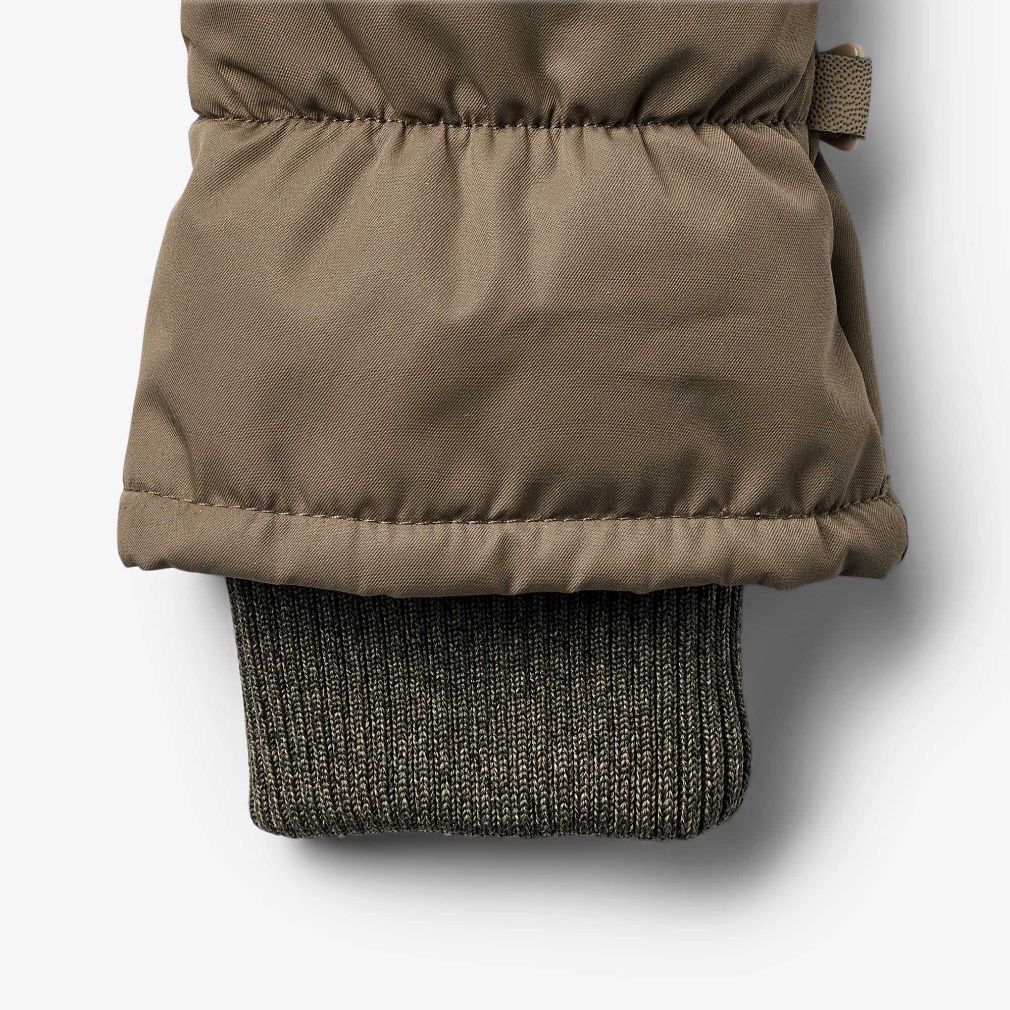 be-the-first-to-own-the-newest-gesteppte-faustlinge-jazz-dry-wood-fashion_2.jpg