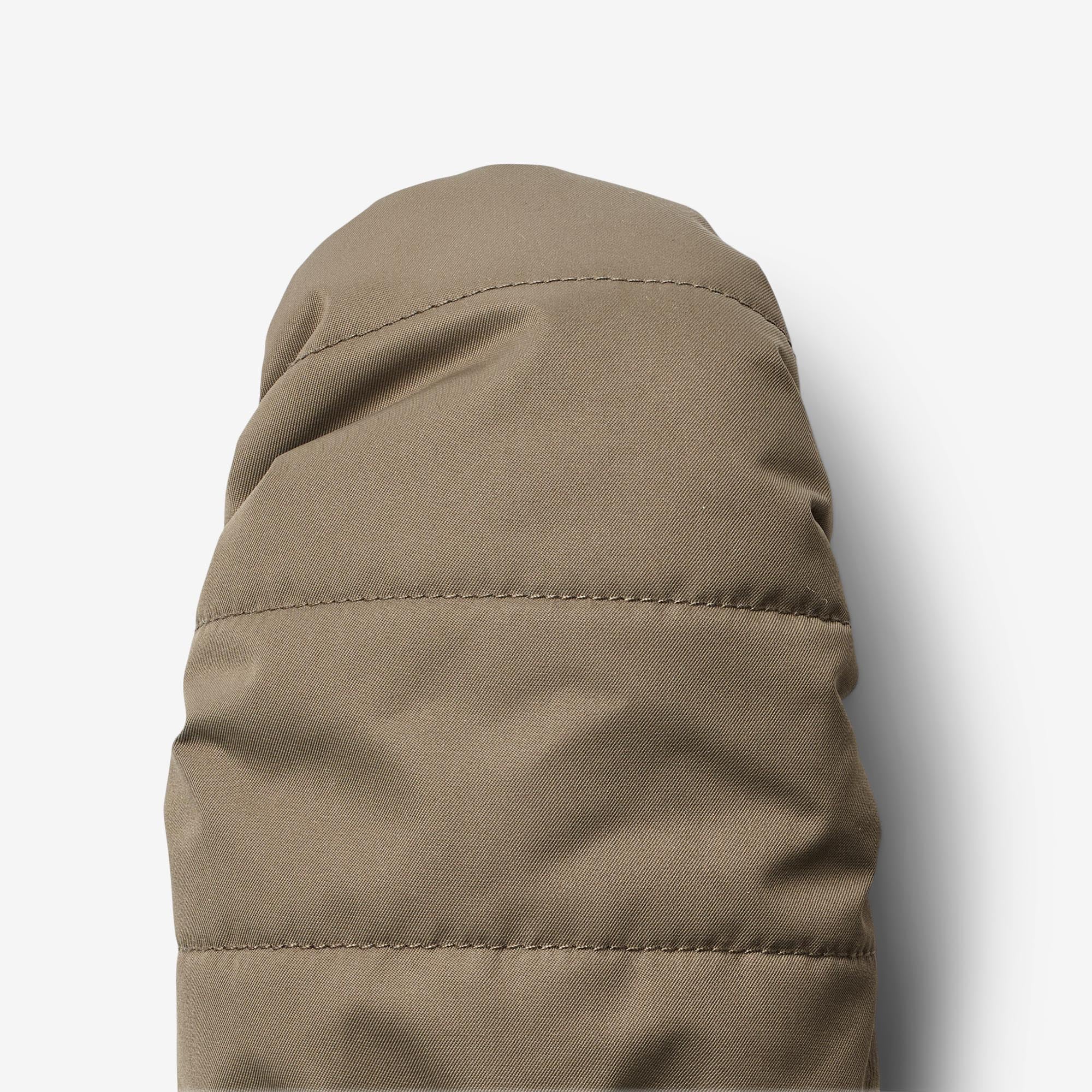 be-the-first-to-own-the-newest-gesteppte-faustlinge-jazz-dry-wood-fashion_3.jpg