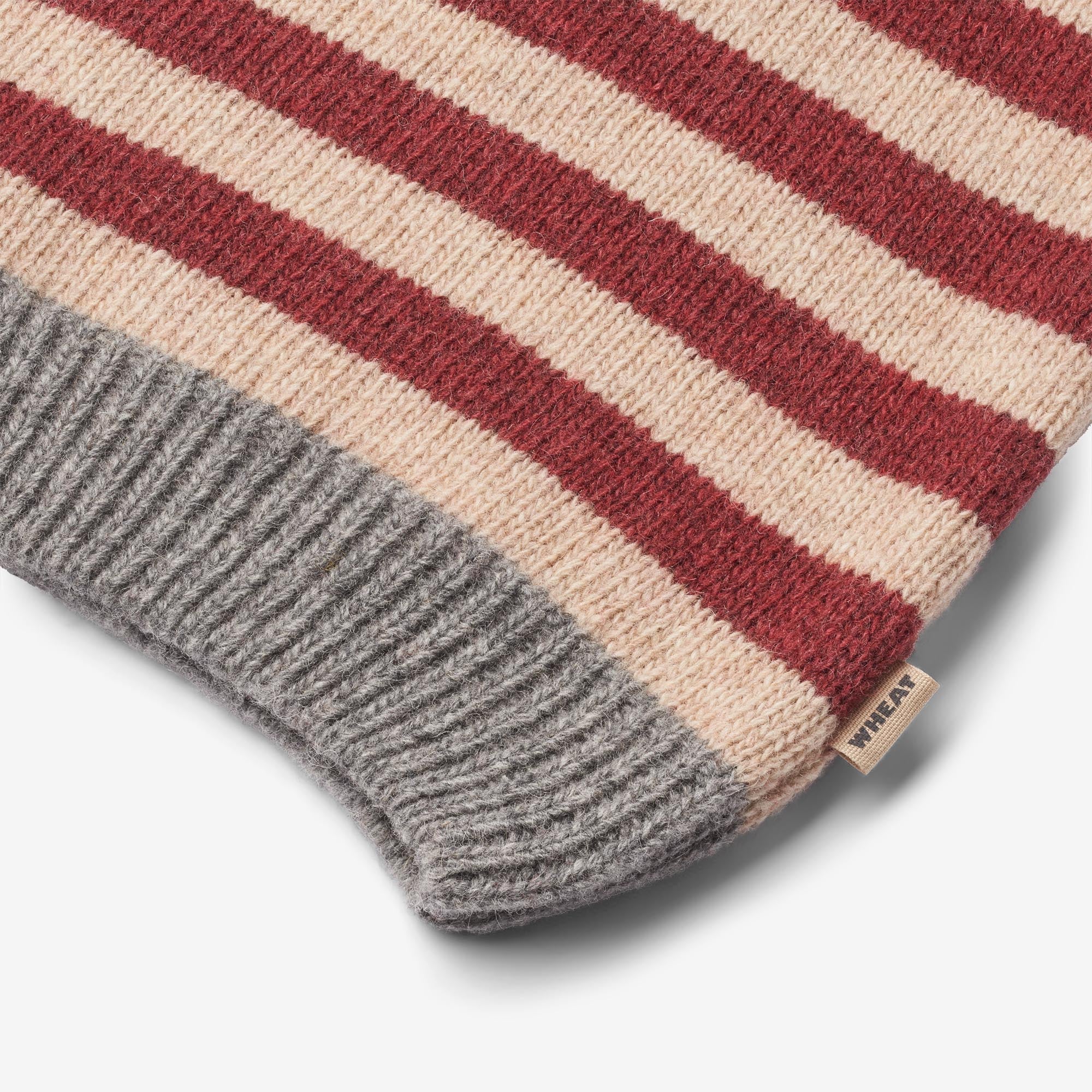 purchase-strickmutze-red-stripe-discount_5.jpg