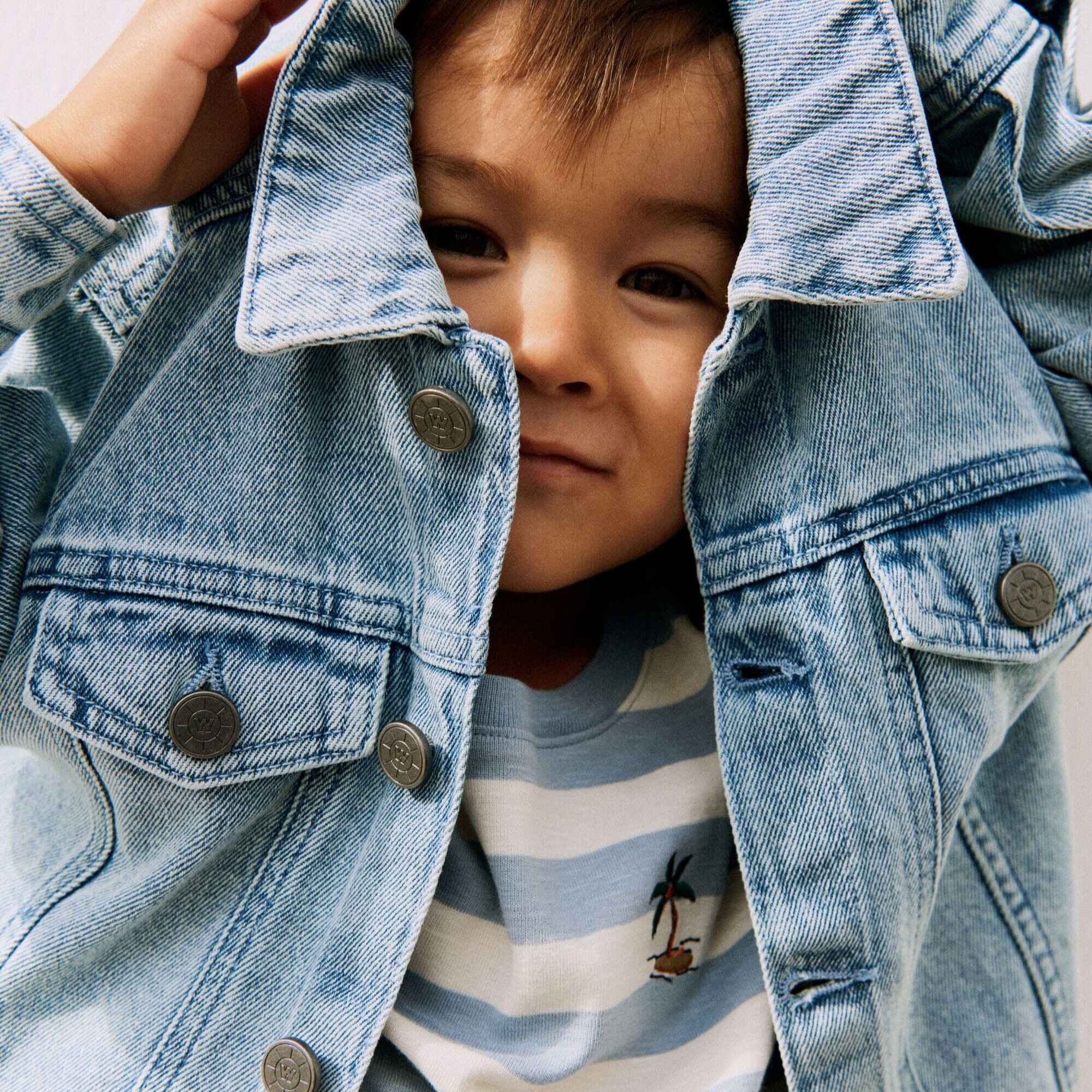 a-place-for-all-your-needs-to-shop-t-shirt-s-s-liam-calm-blue-stripe-supply_1.jpg