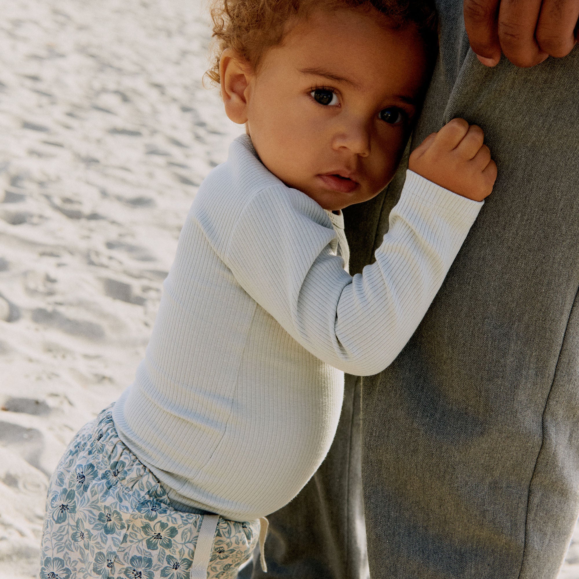 leaking-out-of-your-shorts-max-aqua-hawaii-flowers-sale_5.jpg