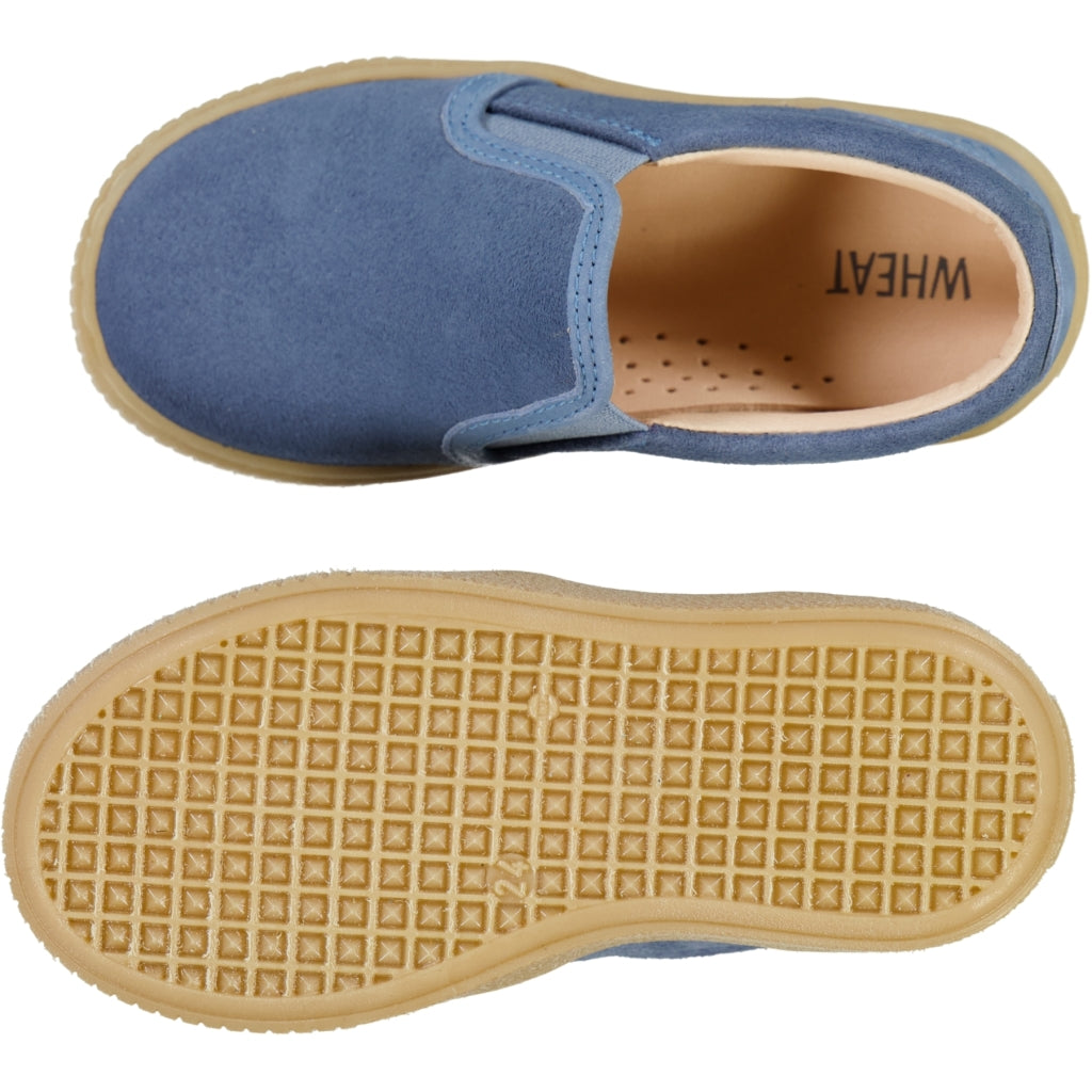 its-not-easy-being-a-fan-to-buy-skatey-sneaker-bluefin-online-sale_2.jpg