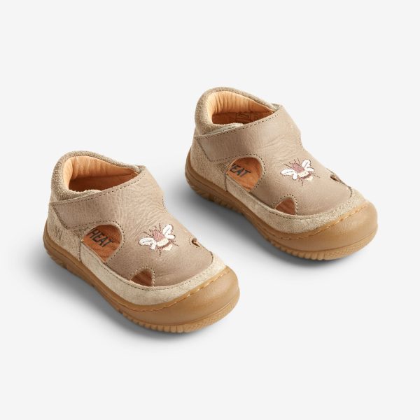 its-not-easy-being-a-fan-to-buy-w-jodi-open-baby-gravel-discount_0.jpg